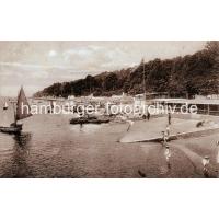 411_241_4_3b Historisches Bild von Oevelgoenne - Kinder im Wasser, Bootsvermietung - Segelboot. | 